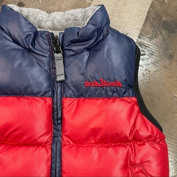 Oshkosh Reversible Puffer Vest size 18 months - Picture 2 of 9